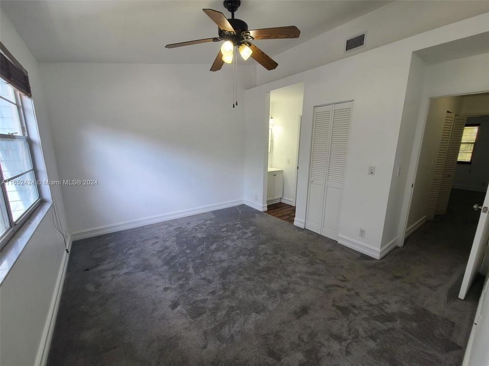 Recently Rented: $2,000 (2 beds, 1 baths, 1040 Square Feet)