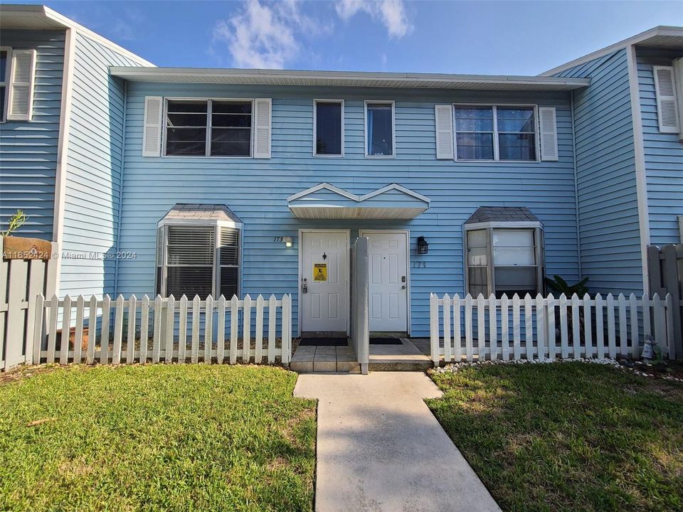 Recently Rented: $2,000 (2 beds, 1 baths, 1040 Square Feet)