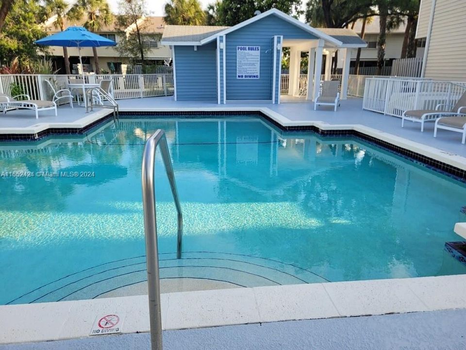 Recently Rented: $2,000 (2 beds, 1 baths, 1040 Square Feet)