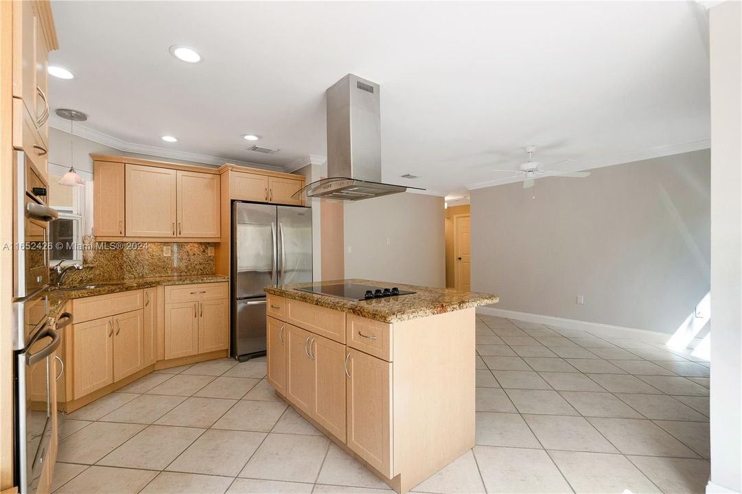 Open kitchen and Island