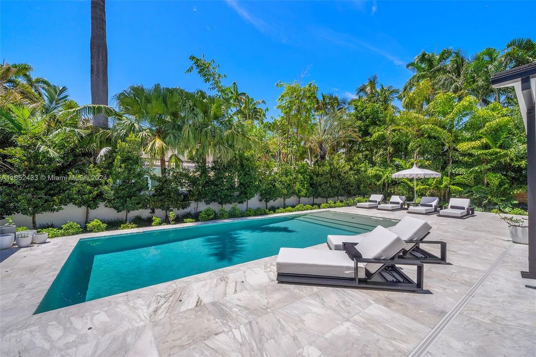 For Sale: $7,990,000 (5 beds, 4 baths, 4160 Square Feet)