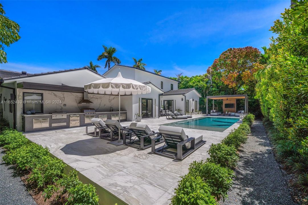 For Sale: $7,990,000 (5 beds, 4 baths, 4160 Square Feet)