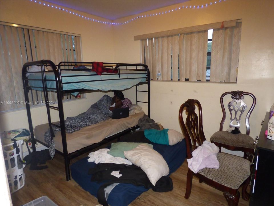 Recently Sold: $499,000 (3 beds, 2 baths, 1561 Square Feet)