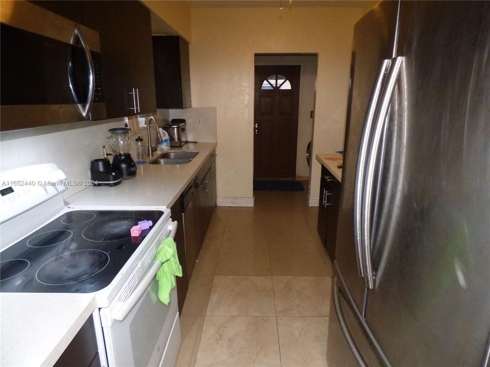 Recently Sold: $499,000 (3 beds, 2 baths, 1561 Square Feet)