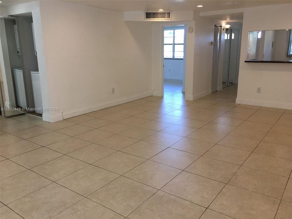 For Rent: $2,300 (2 beds, 2 baths, 1155 Square Feet)