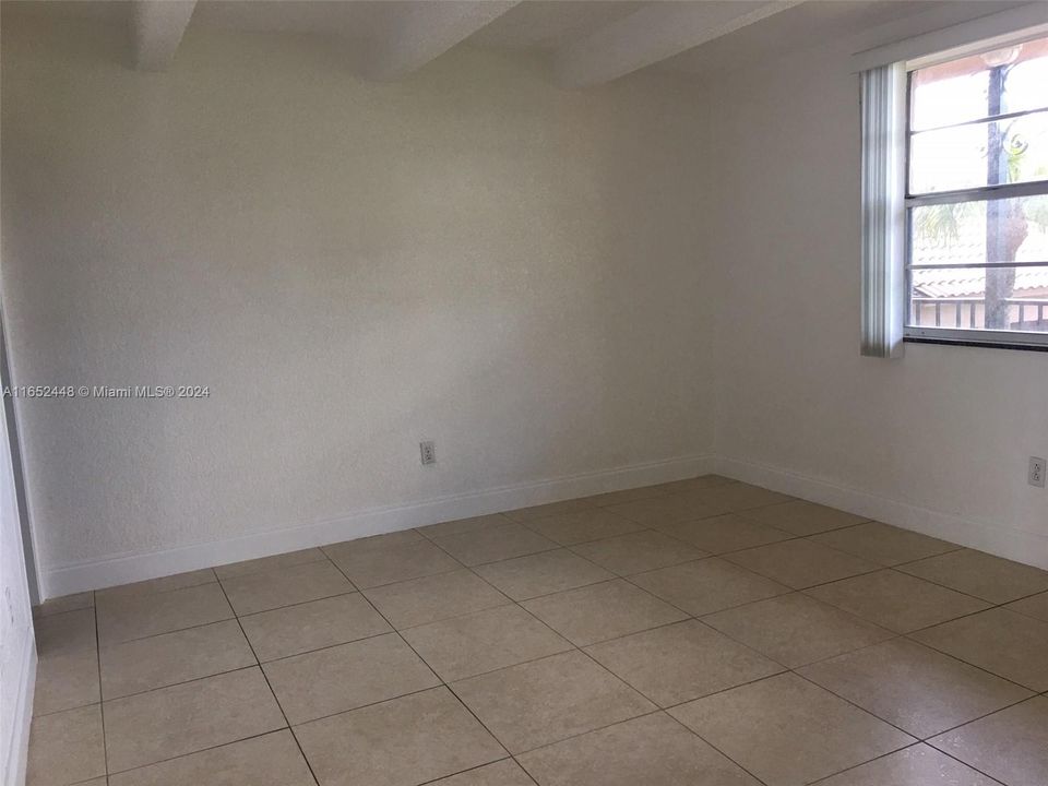 For Rent: $2,300 (2 beds, 2 baths, 1155 Square Feet)