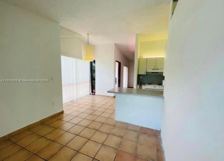 For Rent: $2,600 (3 beds, 2 baths, 1034 Square Feet)