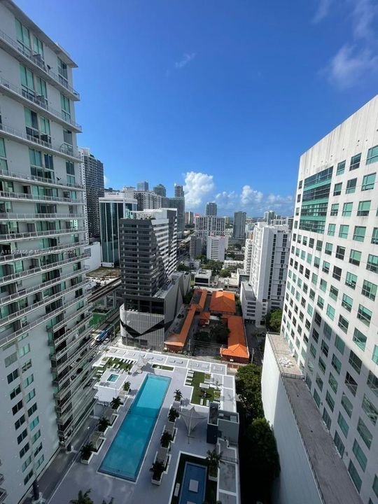 Recently Rented: $2,400 (0 beds, 1 baths, 638 Square Feet)