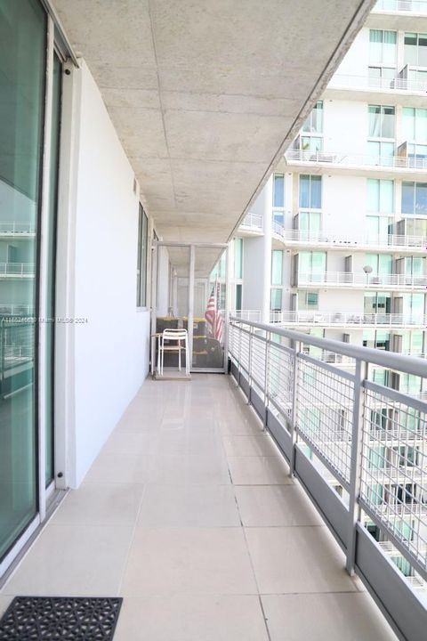 Recently Rented: $2,400 (0 beds, 1 baths, 638 Square Feet)