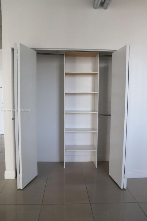 Recently Rented: $2,400 (0 beds, 1 baths, 638 Square Feet)