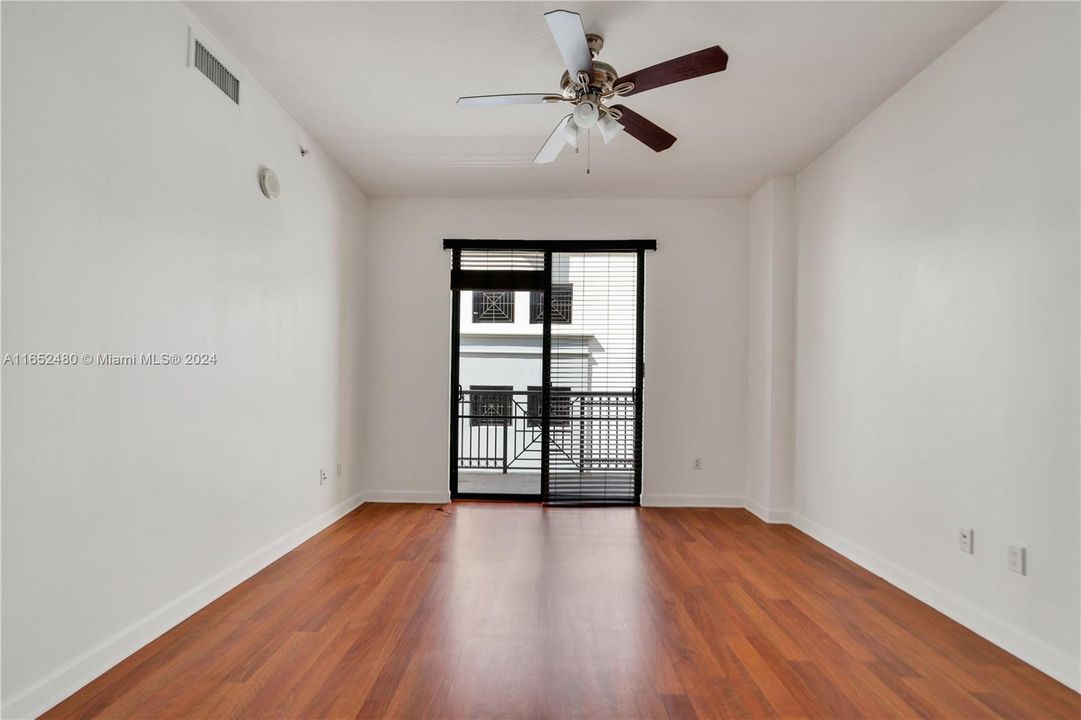 For Sale: $435,000 (2 beds, 2 baths, 1145 Square Feet)