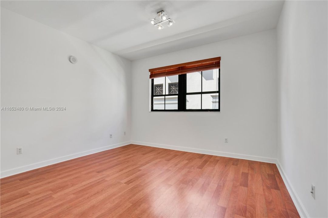 For Sale: $435,000 (2 beds, 2 baths, 1145 Square Feet)