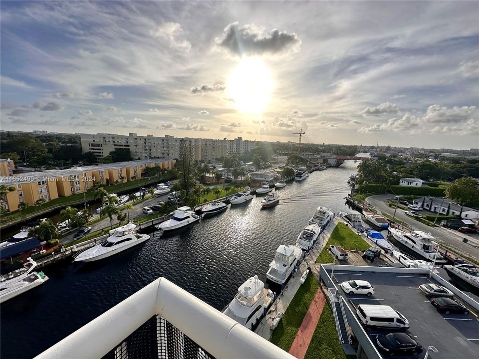 For Sale: $440,000 (3 beds, 2 baths, 1229 Square Feet)