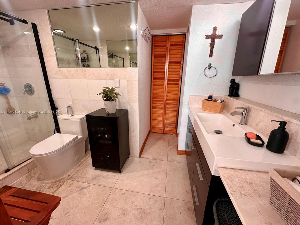 En Venta: $440,000 (3 camas, 2 baños, 1229 Pies cuadrados)