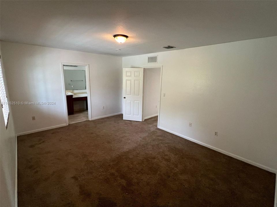 For Rent: $2,500 (3 beds, 2 baths, 1580 Square Feet)