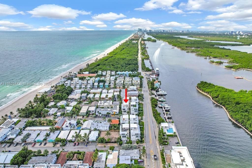 For Sale: $3,095,000 (4 beds, 4 baths, 4043 Square Feet)