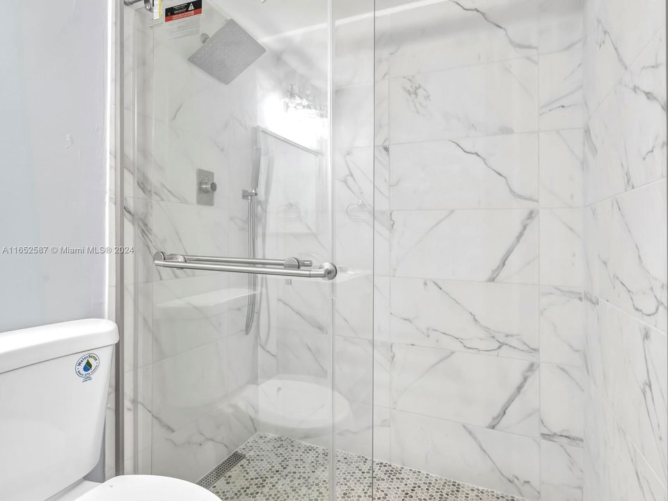 Activo con contrato: $339,990 (2 camas, 2 baños, 958 Pies cuadrados)