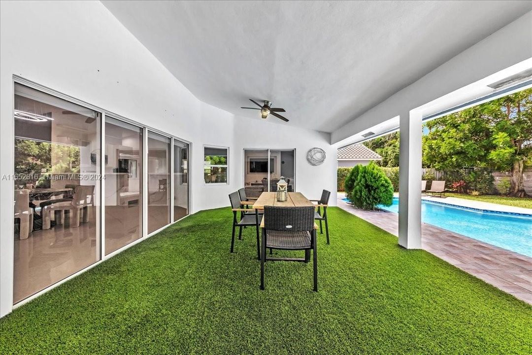 Active With Contract: $1,299,900 (4 beds, 2 baths, 2839 Square Feet)