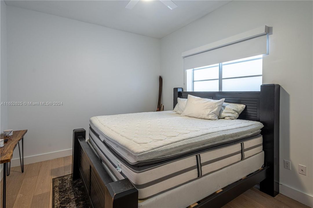 For Sale: $720,000 (2 beds, 1 baths, 1375 Square Feet)