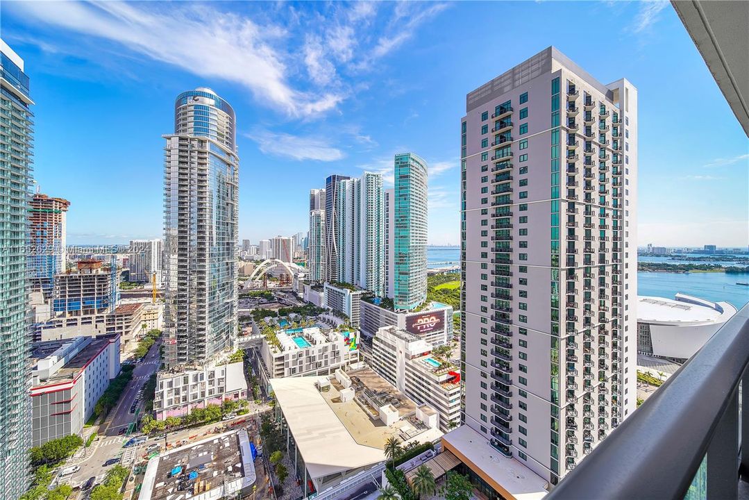 For Sale: $1,499,900 (2 beds, 2 baths, 1072 Square Feet)