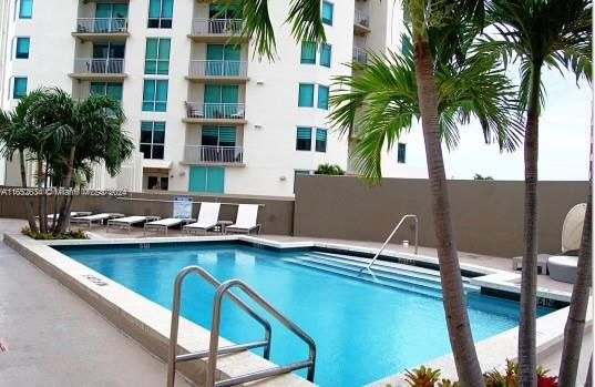 Recently Rented: $2,600 (1 beds, 1 baths, 657 Square Feet)