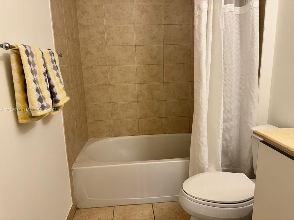 Recently Rented: $2,600 (1 beds, 1 baths, 657 Square Feet)