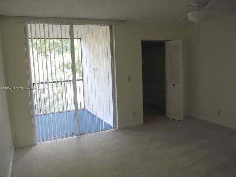 For Sale: $135,000 (1 beds, 2 baths, 960 Square Feet)