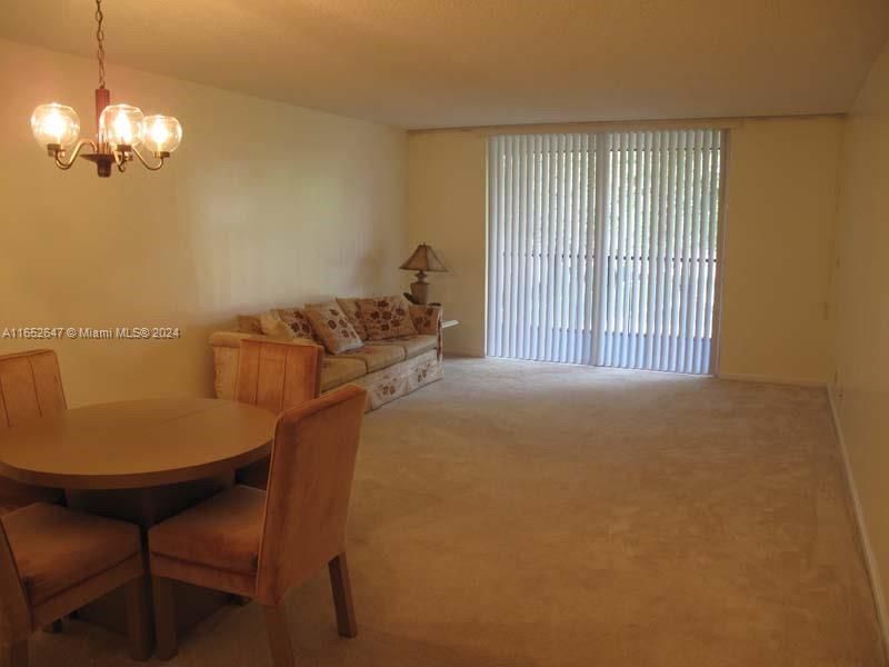 For Sale: $135,000 (1 beds, 2 baths, 960 Square Feet)