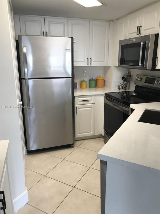 For Rent: $2,600 (1 beds, 1 baths, 750 Square Feet)