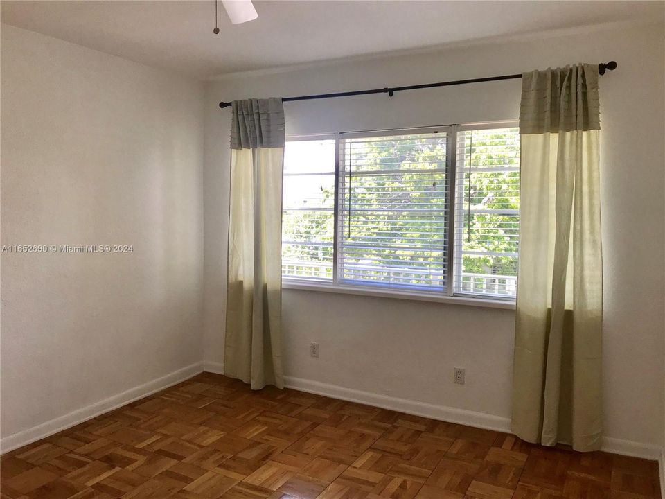 For Rent: $2,150 (1 beds, 1 baths, 710 Square Feet)