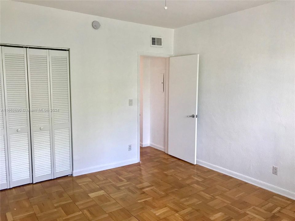 For Rent: $2,150 (1 beds, 1 baths, 710 Square Feet)