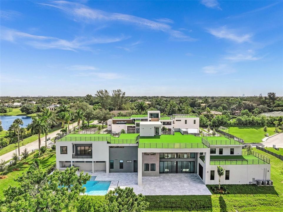 For Sale: $6,995,000 (8 beds, 8 baths, 9032 Square Feet)