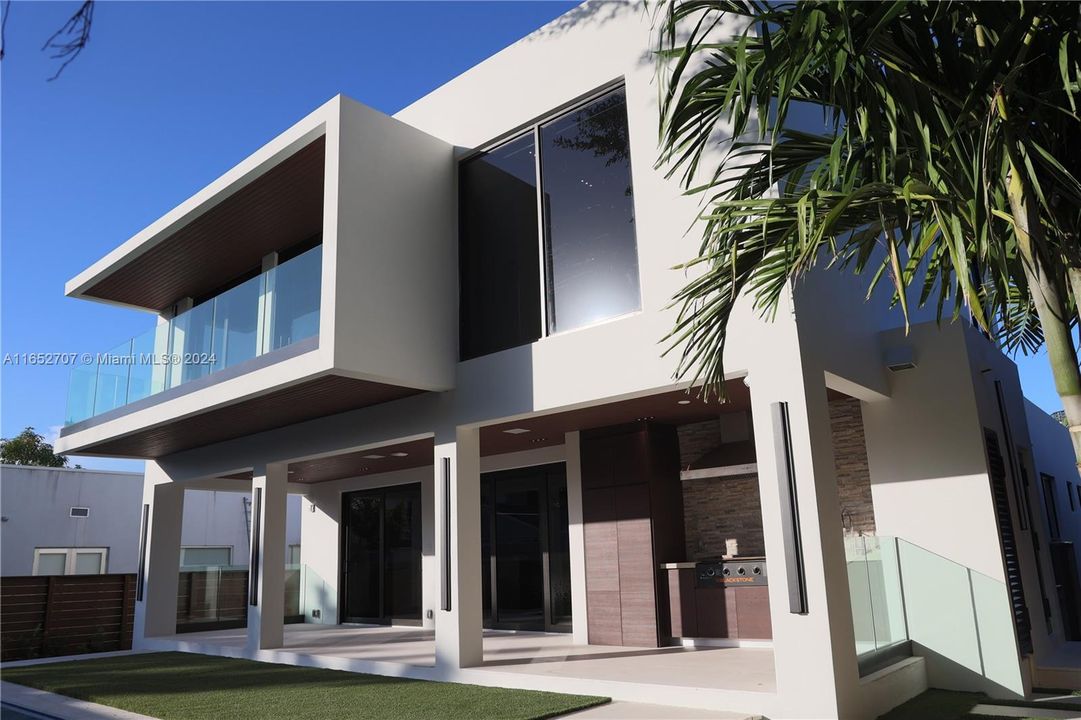 En Venta: $3,995,000 (4 camas, 5 baños, 3509 Pies cuadrados)