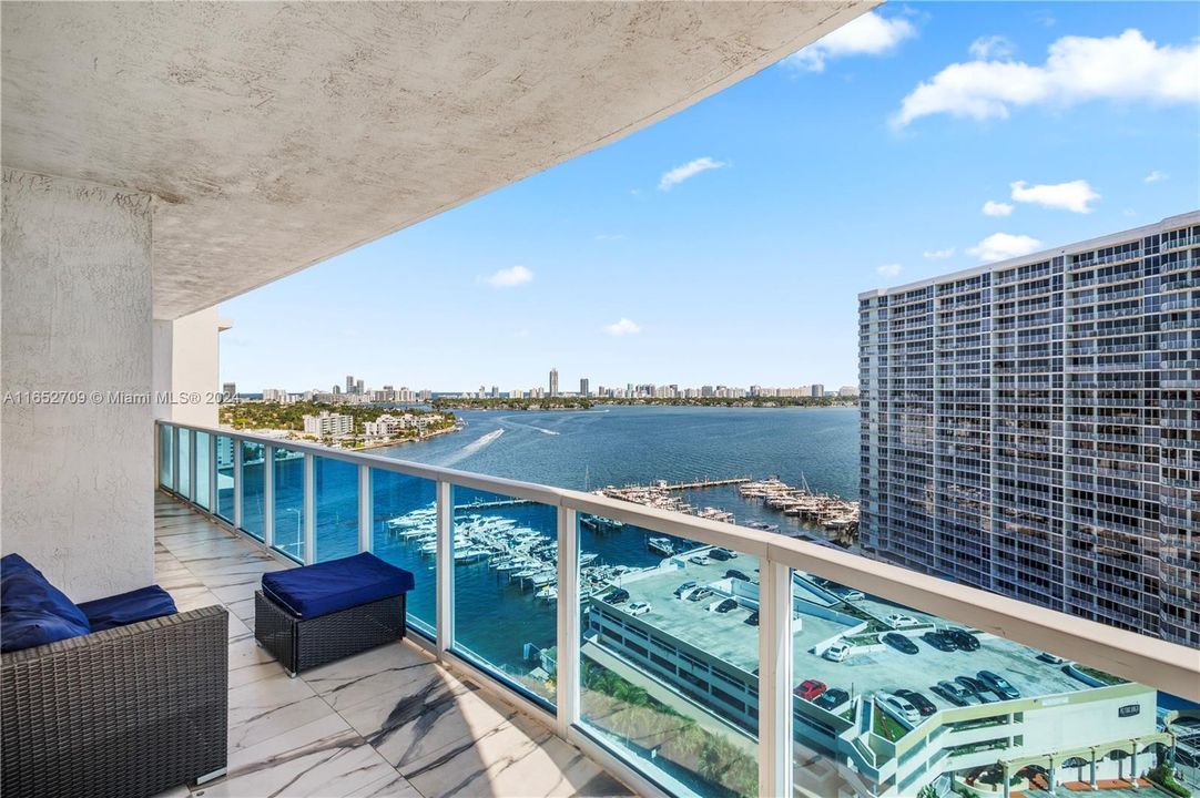 For Sale: $639,900 (2 beds, 2 baths, 1171 Square Feet)