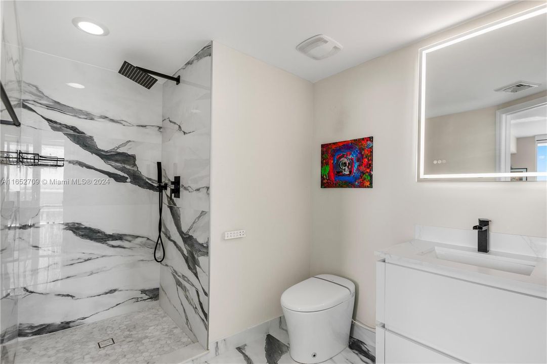 For Sale: $639,900 (2 beds, 2 baths, 1171 Square Feet)