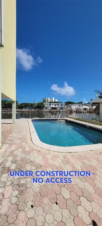 Active With Contract: $249,900 (1 beds, 2 baths, 783 Square Feet)