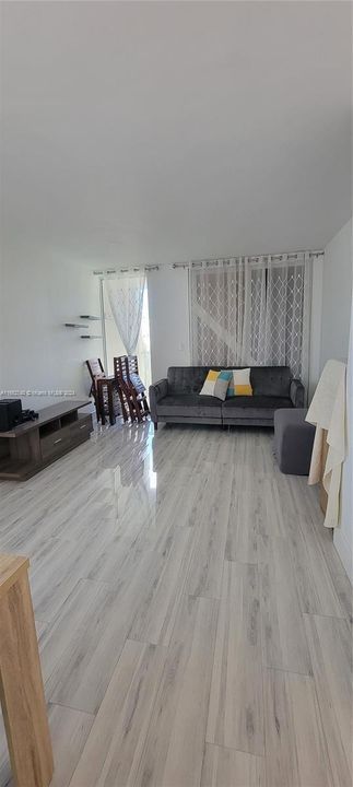 En Venta: $249,900 (1 camas, 2 baños, 783 Pies cuadrados)