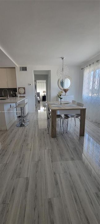 Active With Contract: $249,900 (1 beds, 2 baths, 783 Square Feet)