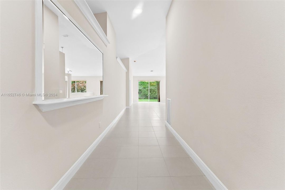 En Venta: $690,000 (3 camas, 2 baños, 1757 Pies cuadrados)