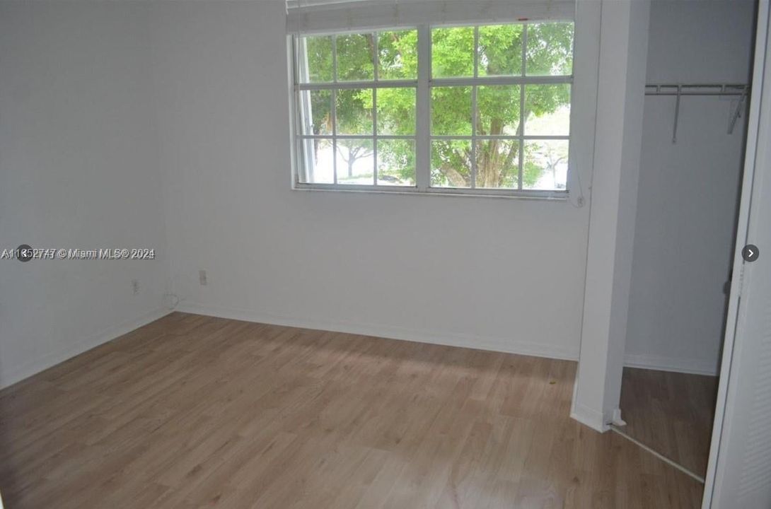 For Rent: $2,650 (2 beds, 1 baths, 1005 Square Feet)