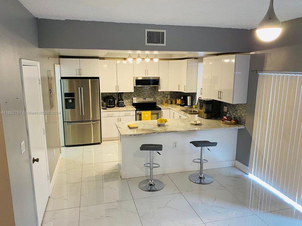 For Rent: $3,100 (3 beds, 2 baths, 1715 Square Feet)