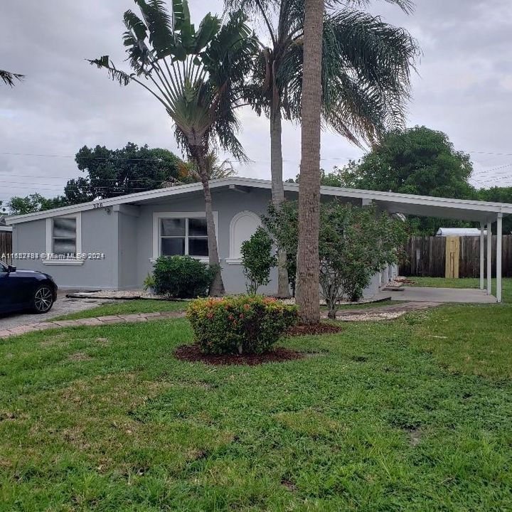 Active With Contract: $2,850 (3 beds, 2 baths, 1088 Square Feet)