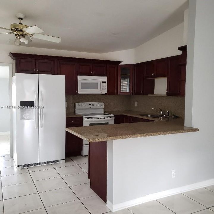 Active With Contract: $2,850 (3 beds, 2 baths, 1088 Square Feet)