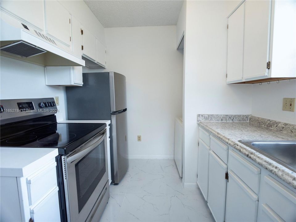 For Rent: $1,850 (1 beds, 1 baths, 685 Square Feet)