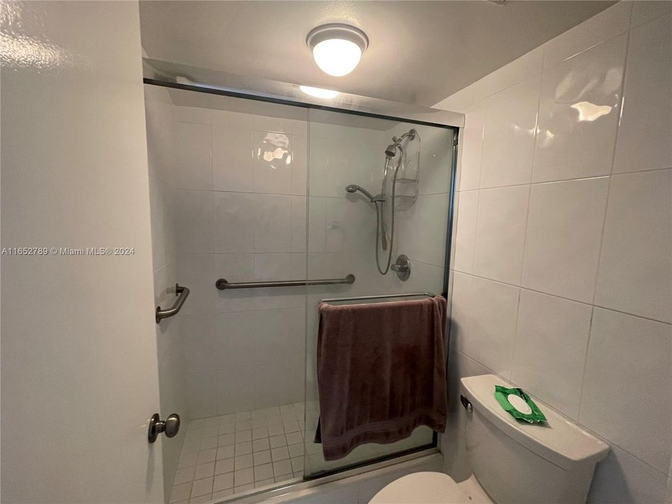 For Sale: $475,000 (2 beds, 2 baths, 1175 Square Feet)