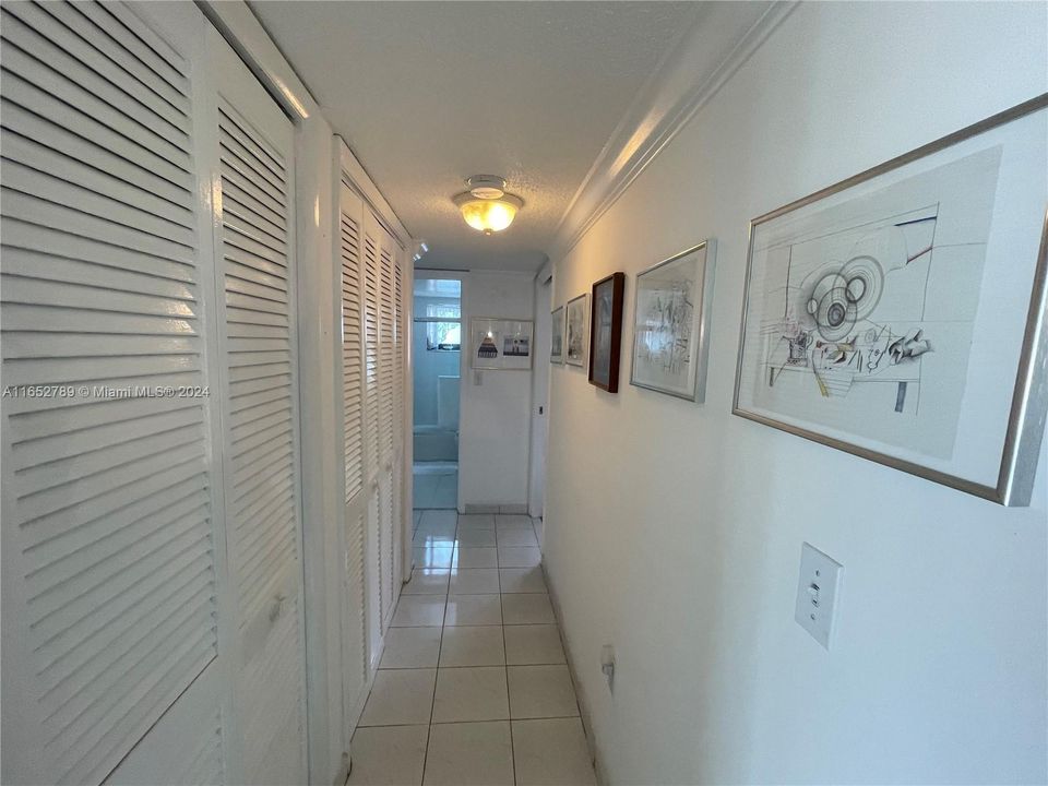 For Sale: $475,000 (2 beds, 2 baths, 1175 Square Feet)