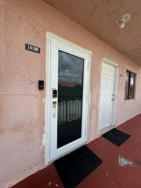 For Sale: $290,000 (2 beds, 1 baths, 1056 Square Feet)