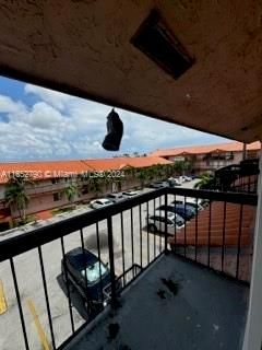 For Sale: $290,000 (2 beds, 1 baths, 1056 Square Feet)