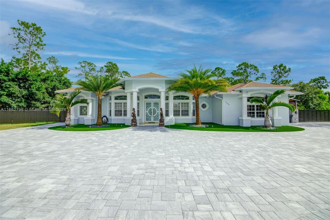 For Sale: $1,689,000 (5 beds, 4 baths, 3479 Square Feet)