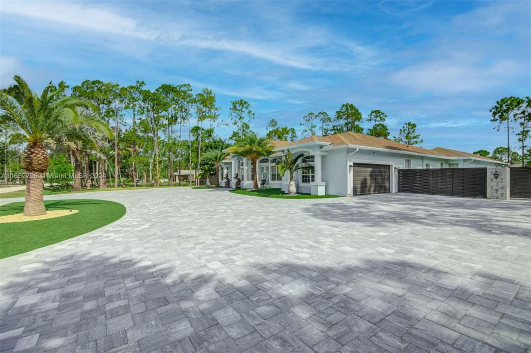 For Sale: $1,689,000 (5 beds, 4 baths, 3479 Square Feet)